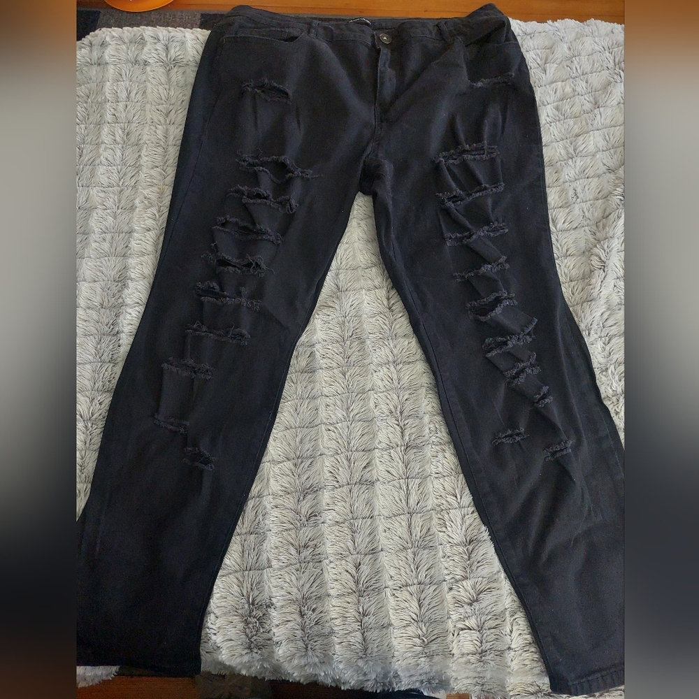 Silver Crush black distressed‎ jeans 17/18